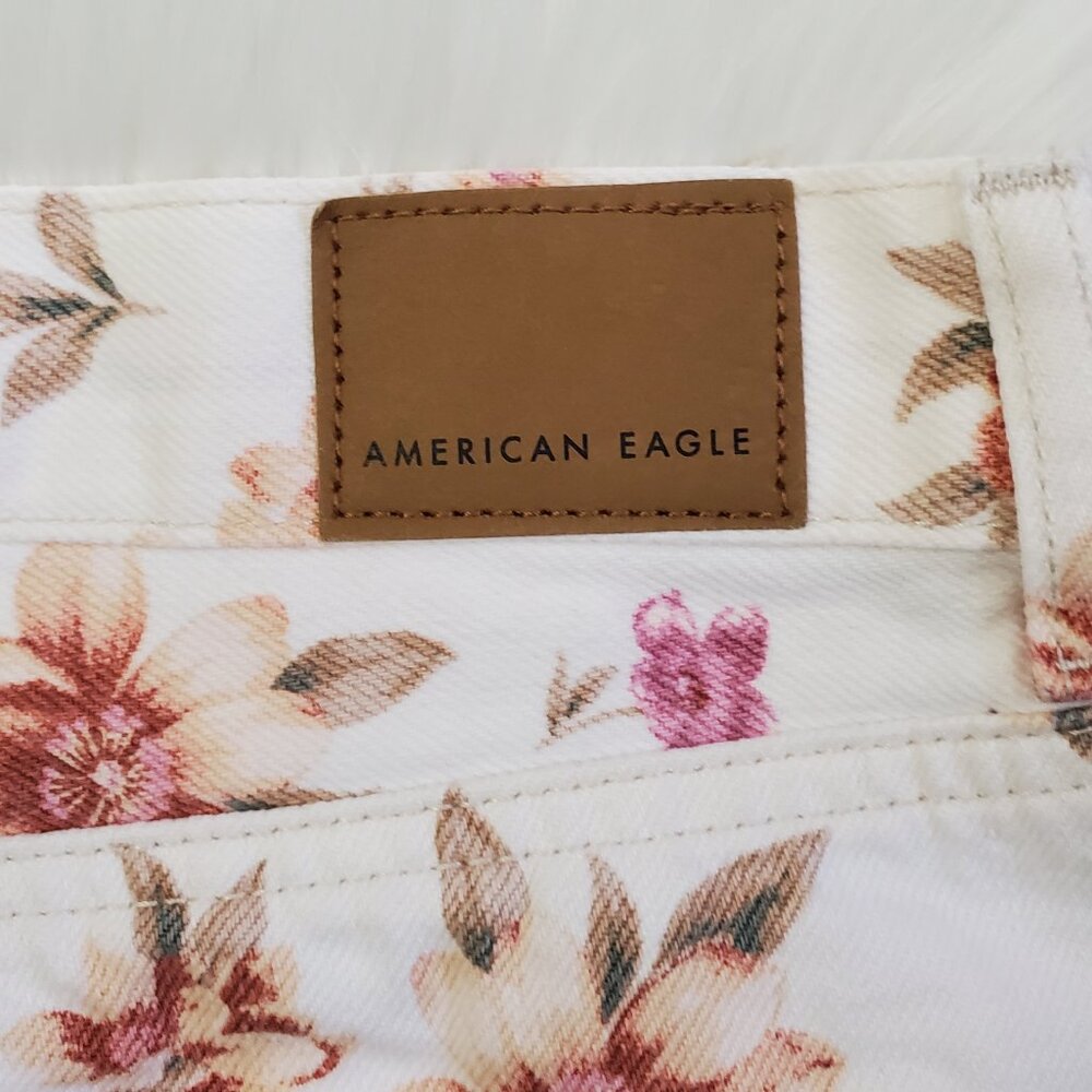 American Eagle Floral Print Denim Mom Shorts Size 4 - Picture 4 of 12